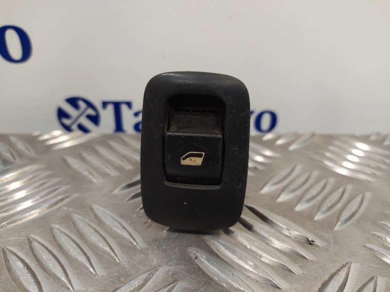 Recambio de mando elevalunas trasero derecho para mazda 626 berlina (gf) 2.0 16v cat referencia OEM IAM 96639378ZD  