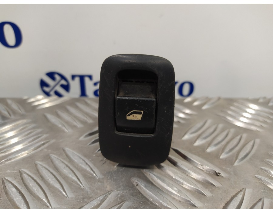 Recambio de mando elevalunas trasero derecho para mazda 626 berlina (gf) 2.0 16v cat referencia OEM IAM 96639378ZD  