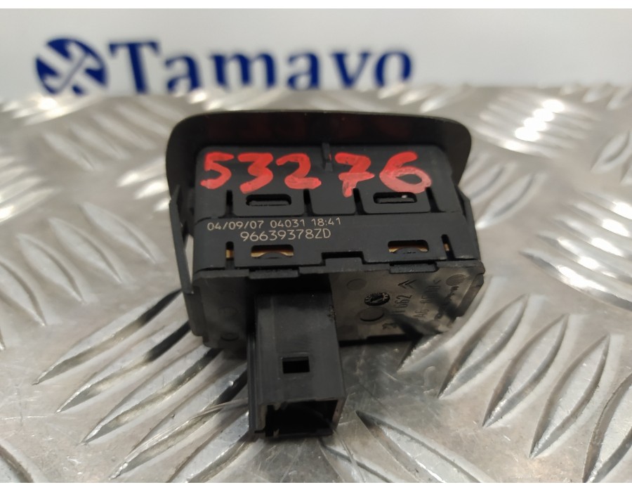 Recambio de mando elevalunas trasero derecho para mazda 626 berlina (gf) 2.0 16v cat referencia OEM IAM 96639378ZD  
