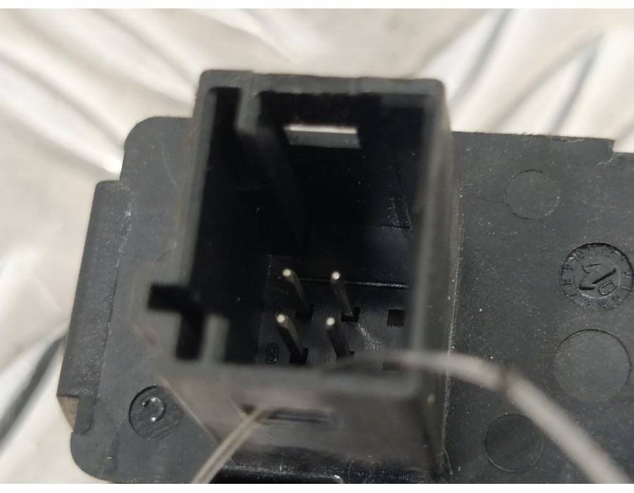 Recambio de mando elevalunas trasero derecho para mazda 626 berlina (gf) 2.0 16v cat referencia OEM IAM 96639378ZD  