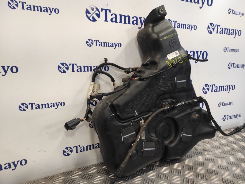 Recambio de deposito adblue para land rover discovery sport referencia OEM IAM GK725J228AC GK725J228A GK7214407