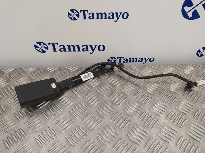 Recambio de anclaje cinturón delantero izquierdo para ssangyong tivoli premium 4x2 referencia OEM IAM 7461035000  