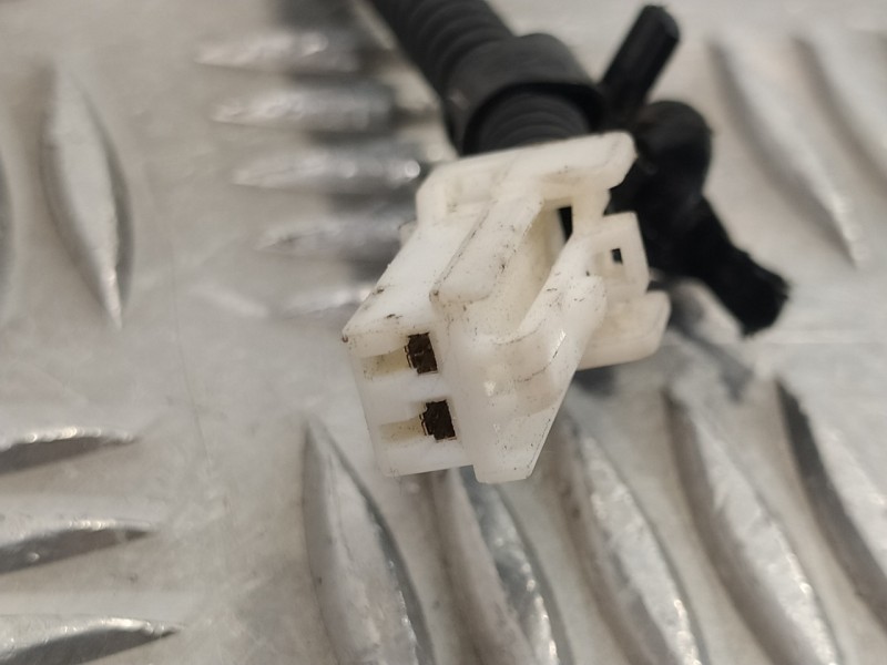 Recambio de anclaje cinturón delantero izquierdo para ssangyong tivoli premium 4x2 referencia OEM IAM 7461035000  