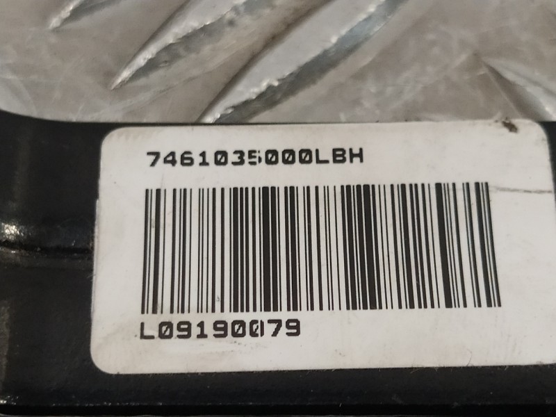 Recambio de anclaje cinturón delantero izquierdo para ssangyong tivoli premium 4x2 referencia OEM IAM 7461035000  