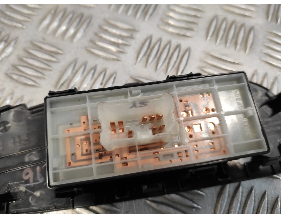 Recambio de mando elevalunas delantero derecho para nissan qashqai (j11) 1.6 dci turbodiesel cat referencia OEM IAM 809604EH0AX 