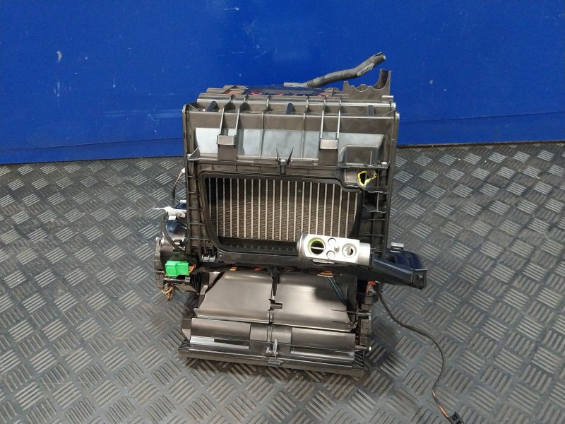 Recambio de calefaccion entera normal para land rover discovery sport referencia OEM IAM FK7219B555CF EC281006 FA992003