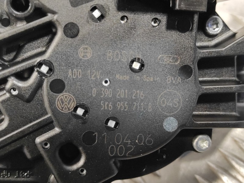 Recambio de motor limpia trasero para volkswagen polo (6r1) 1.6 tdi referencia OEM IAM 0390201216  5K6955711B