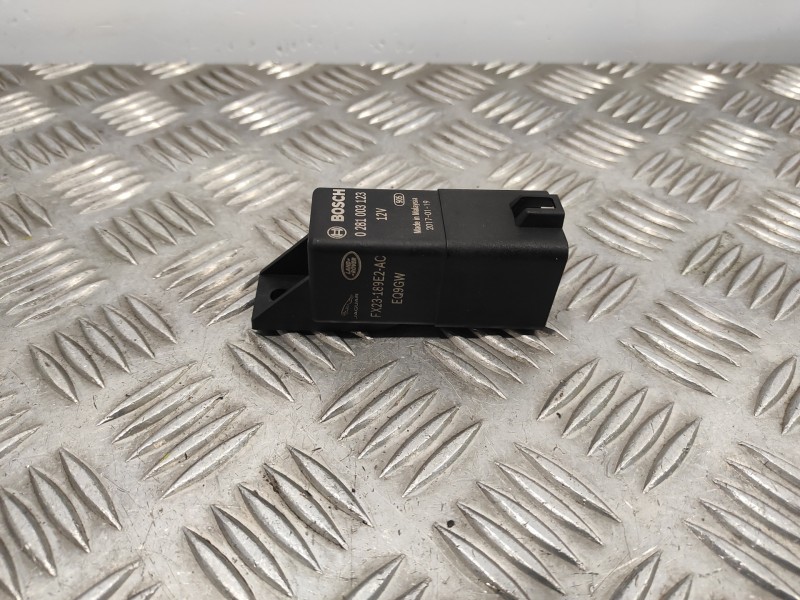 Recambio de caja precalentamiento para land rover discovery sport referencia OEM IAM 0281003123  