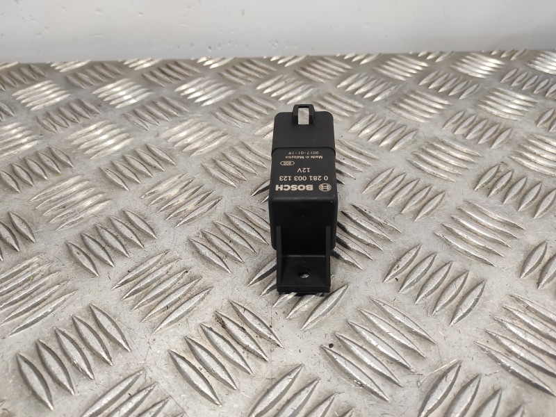 Recambio de caja precalentamiento para land rover discovery sport referencia OEM IAM 0281003123  