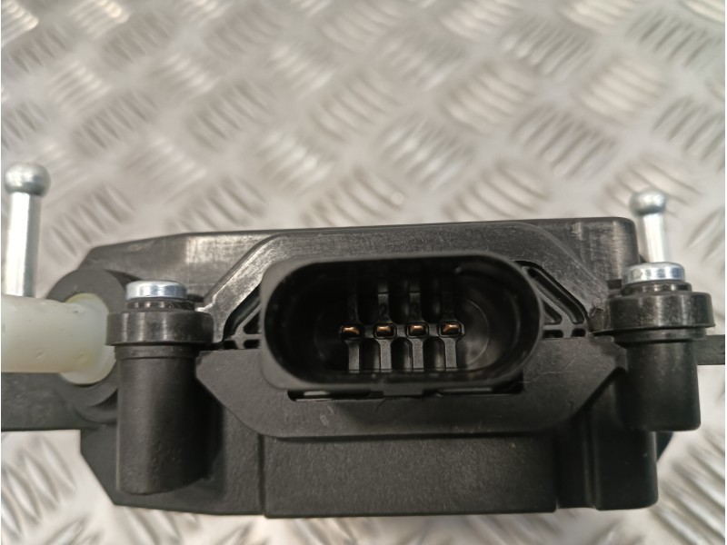 Recambio de motor cierre centralizado porton para land rover discovery sport referencia OEM IAM DK62404C10AE  C07694103