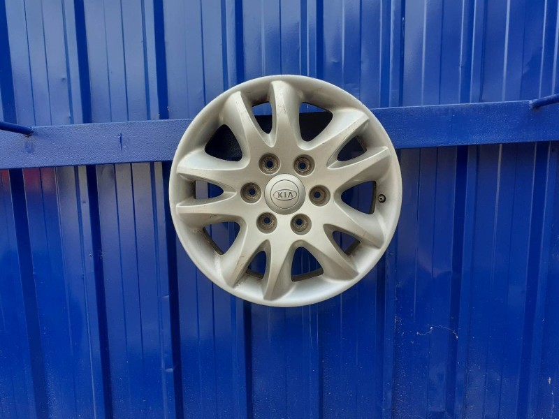Recambio de llanta para kia carnival 2.9 crdi cat referencia OEM IAM 529104D250  