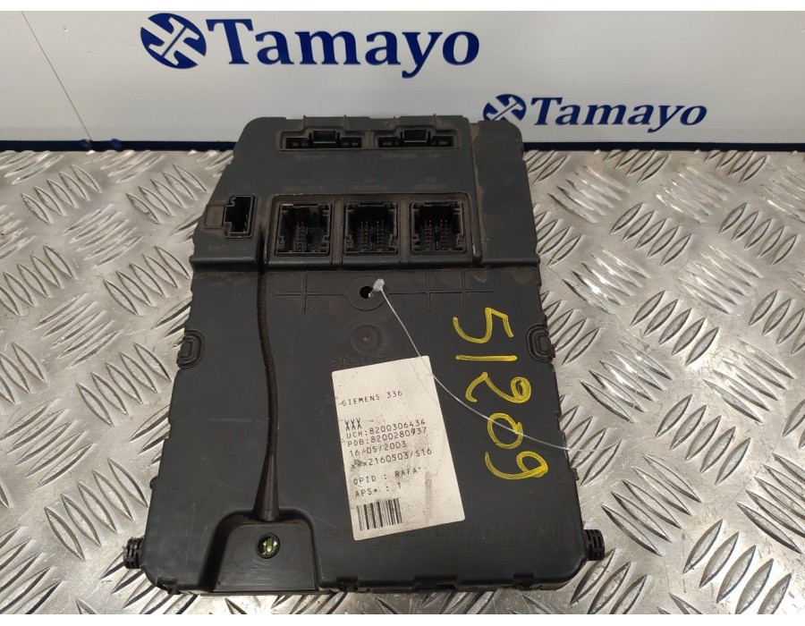 Recambio de caja reles / fusibles para renault megane ii familiar 1.9 dci diesel referencia OEM IAM 8200306434  S118400200C