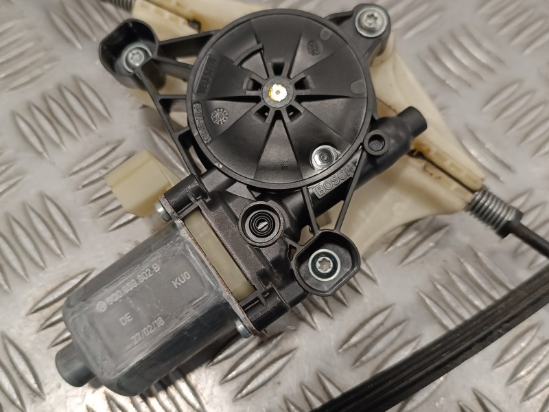 Recambio de elevalunas delantero derecho para seat leon (5f1) 1.4 16v tsi referencia OEM IAM 5Q0959802B E850202100 0130822716