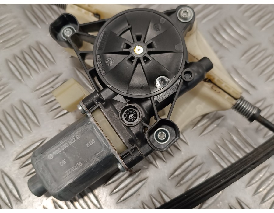 Recambio de elevalunas delantero derecho para seat leon (5f1) 1.4 16v tsi referencia OEM IAM 5Q0959802B E850202100 0130822716