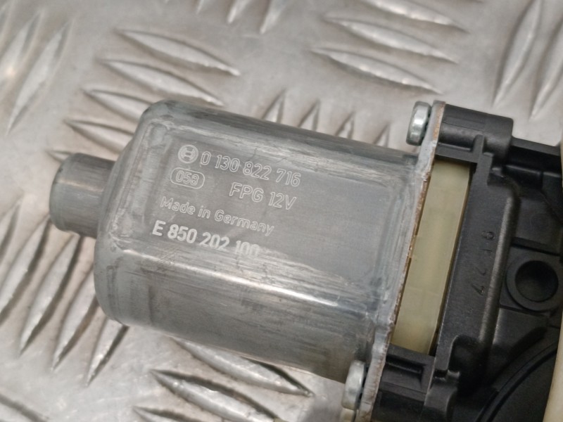 Recambio de elevalunas delantero derecho para seat leon (5f1) 1.4 16v tsi referencia OEM IAM 5Q0959802B E850202100 0130822716
