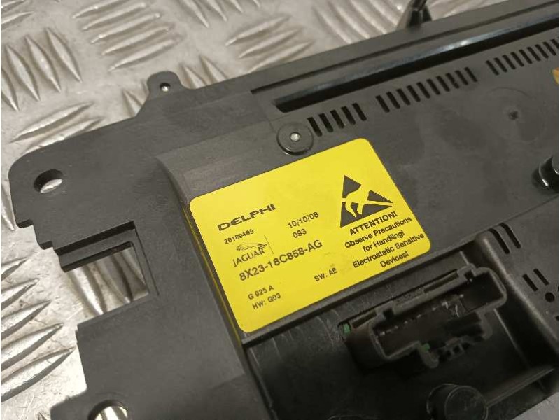 Recambio de mando climatizador para jaguar xf 3.0 v6 diesel cat referencia OEM IAM 8X2318C858AG  