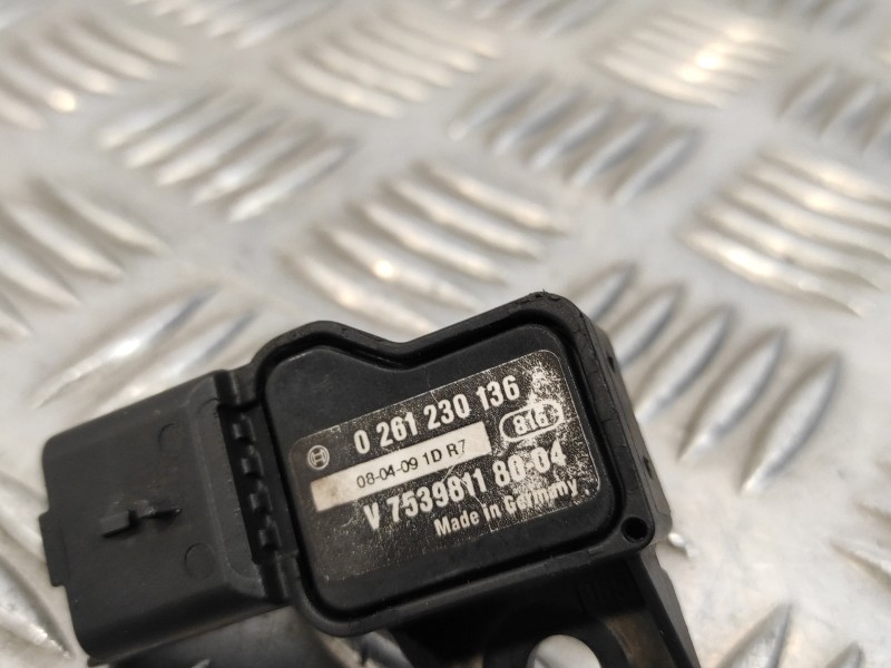 Recambio de sensor para peugeot 308 1.6 16v referencia OEM IAM V75398118004  0261230136