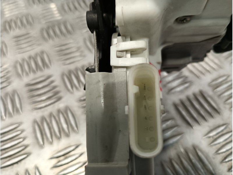 Recambio de cerradura puerta trasera derecha para audi a1 sportback (8xf) referencia OEM IAM 8X0839016E  