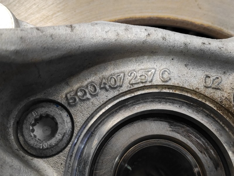 Recambio de mangueta delantera izquierda para seat ateca (kh7) 1.6 tdi referencia OEM IAM 5Q0407257C  5Q0615311G