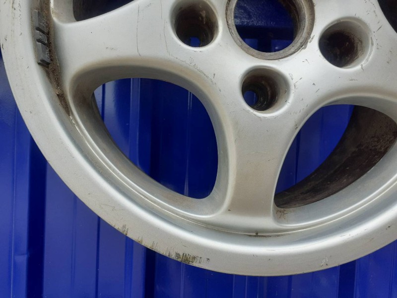 Recambio de llanta para porsche 944 2.5 cat referencia OEM IAM 94436211600  