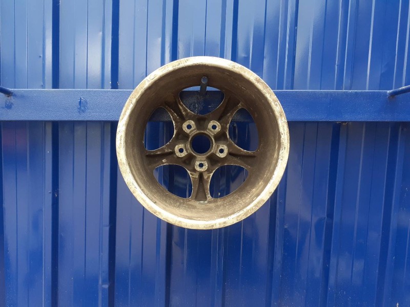 Recambio de llanta para porsche 944 2.5 cat referencia OEM IAM 94436211600  