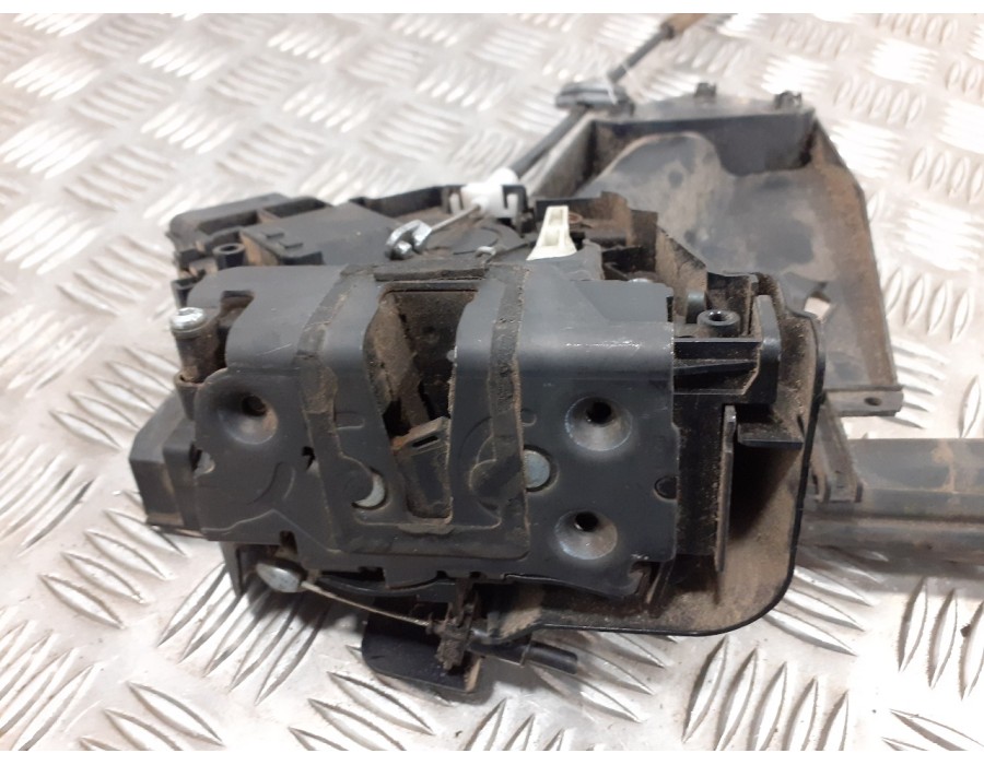 Recambio de cerradura puerta delantera derecha para ford focus lim. (cb4) 1.6 tdci cat referencia OEM IAM 7M5AR21812AA  