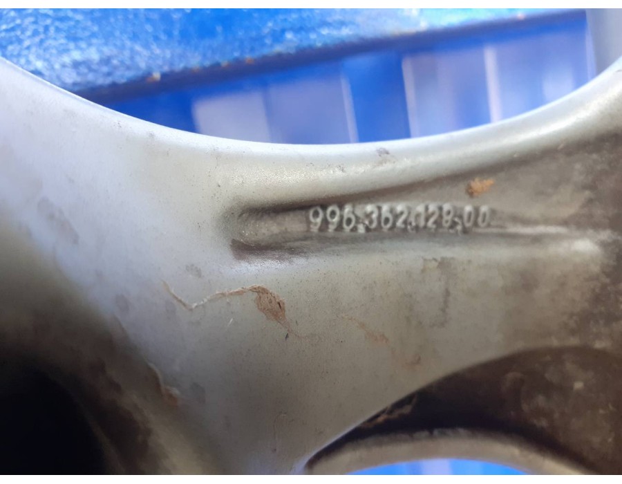 Recambio de llanta para porsche 911 (typ 996) 3.6 turbo cat referencia OEM IAM 99636212800  
