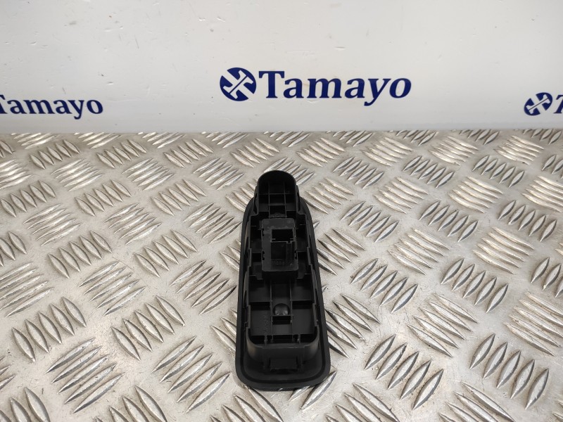 Recambio de mando elevalunas delantero derecho para peugeot 308 1.6 16v referencia OEM IAM 96565184XT  