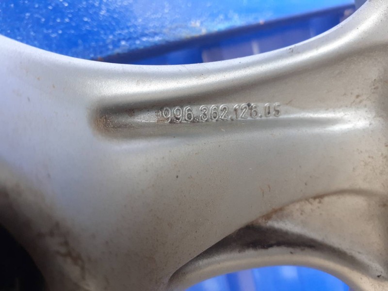 Recambio de llanta para porsche 911 (typ 996) 3.6 turbo cat referencia OEM IAM 99636212605  