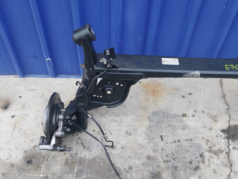 Recambio de puente trasero para renault clio v 1.0 tce referencia OEM IAM 555118694R  