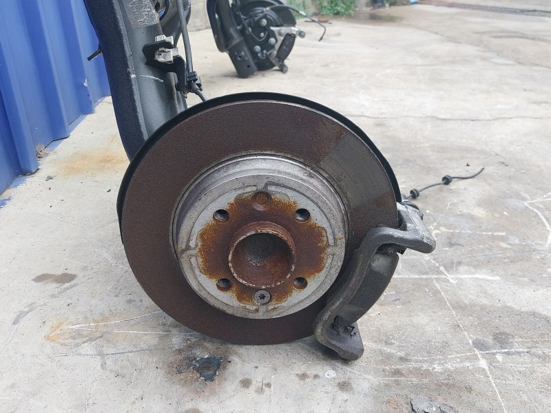 Recambio de puente trasero para renault clio v 1.0 tce referencia OEM IAM 555118694R  