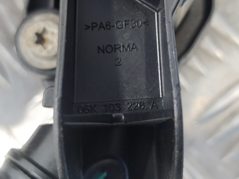 Recambio de sensor aceite carter para audi s3 (8v1) 2.0 16v tfsi referencia OEM IAM 06K103495AG  