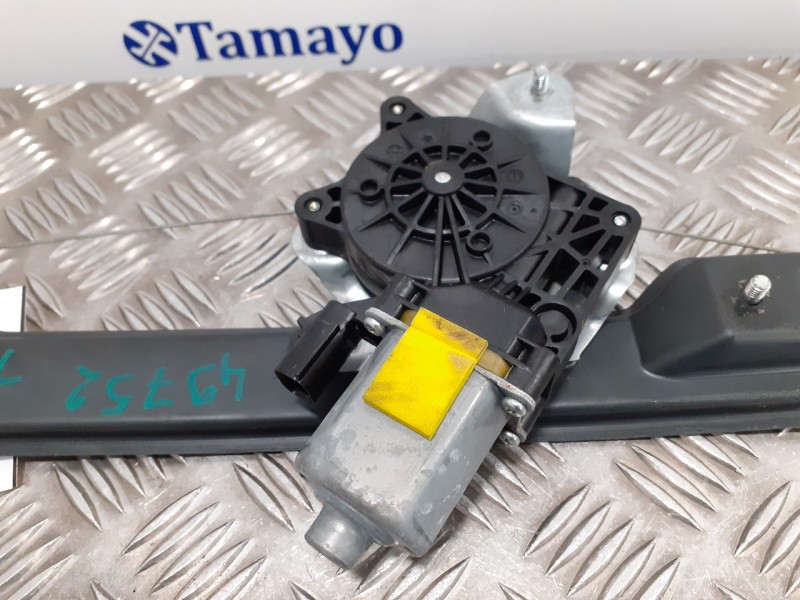 Recambio de elevalunas trasero izquierdo para ssangyong tivoli premium 4x2 referencia OEM IAM 98830X1010  