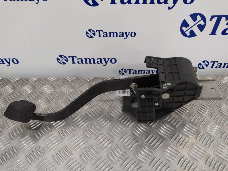 Recambio de pedal embrague para ssangyong tivoli premium 4x2 referencia OEM IAM   