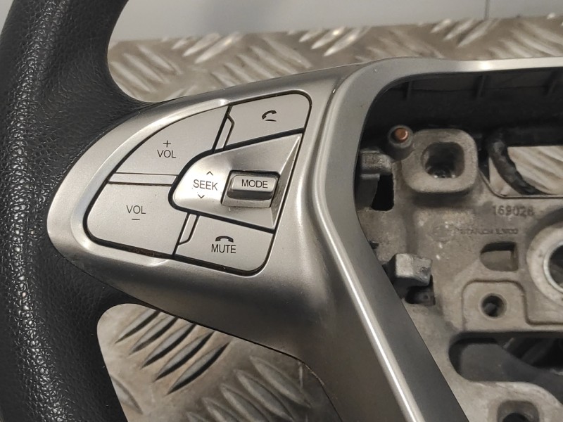 Recambio de volante para ssangyong tivoli premium 4x2 referencia OEM IAM 4S11335000  