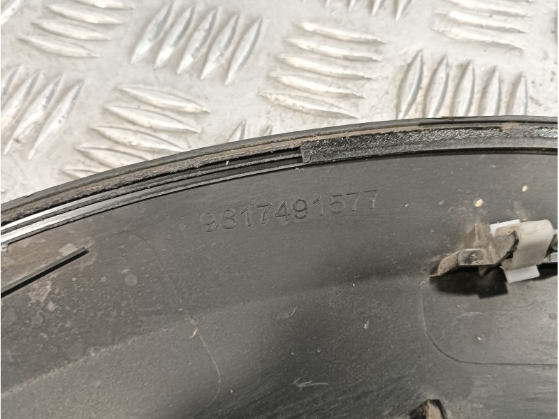 Recambio de aletin delantero derecho para peugeot 2008 (--.2013) 1.2 12v e-thp / puretech referencia OEM IAM 9817491577  