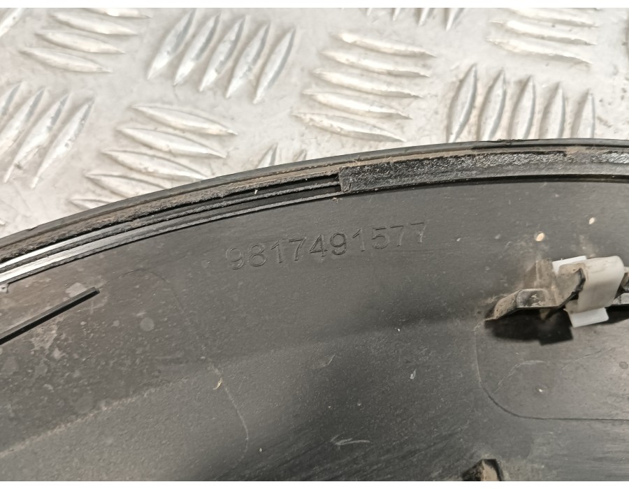 Recambio de aletin delantero derecho para peugeot 2008 (--.2013) 1.2 12v e-thp / puretech referencia OEM IAM 9817491577  