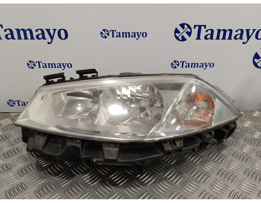 Recambio de faro izquierdo para renault megane ii classic berlina 1.9 dci diesel referencia OEM IAM 8200073220J  89306990