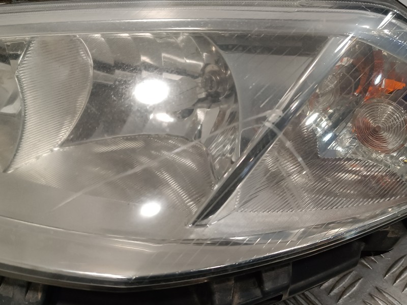 Recambio de faro izquierdo para renault megane ii classic berlina 1.9 dci diesel referencia OEM IAM 8200073220J  89306990