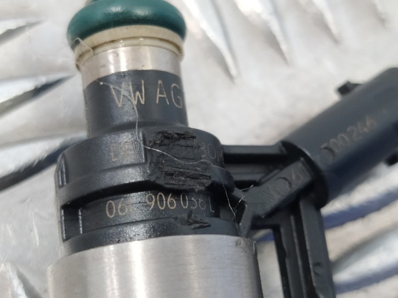 Recambio de inyector para audi s3 (8v1) 2.0 16v tfsi referencia OEM IAM 06L906036L  