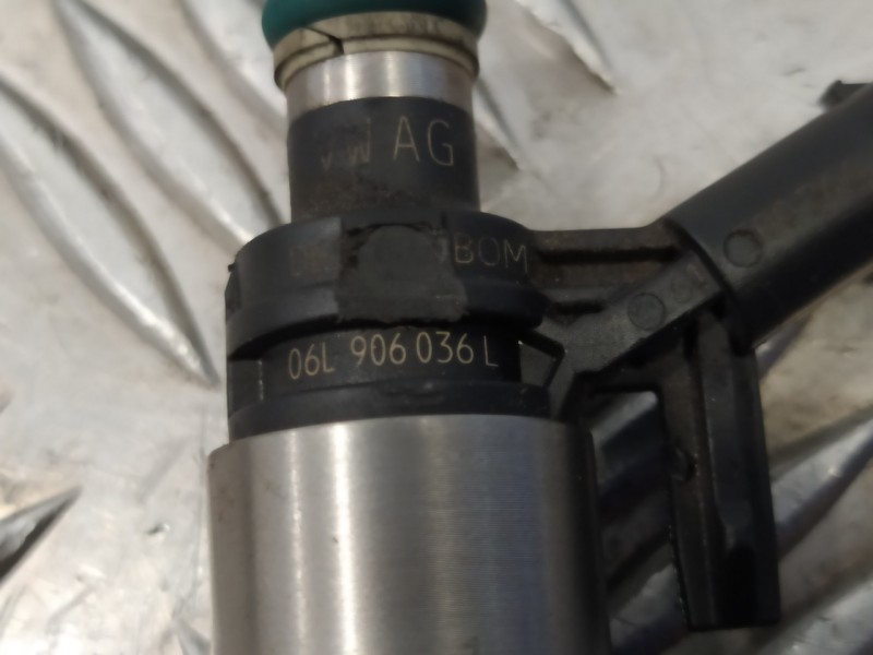 Recambio de inyector para audi s3 (8v1) 2.0 16v tfsi referencia OEM IAM 06L906036L  