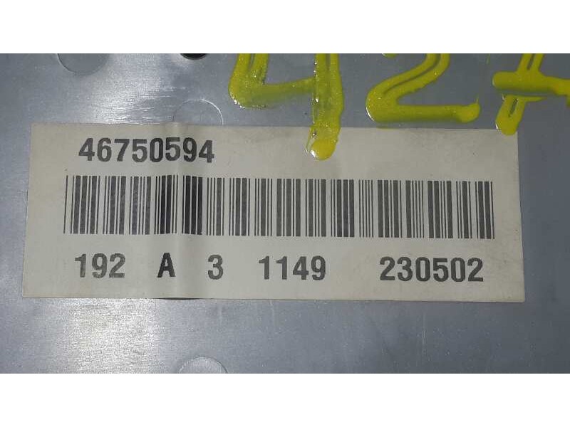 Recambio de caja reles / fusibles para fiat stilo (192) 1.9 jtd 80 active referencia OEM IAM 46750594  192A31149