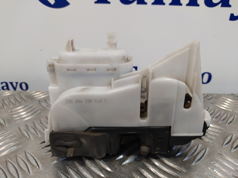Recambio de cerradura puerta trasera derecha para volkswagen polo berlina (6n2) referencia OEM IAM 6N4839016C  ZSB6N4839016C