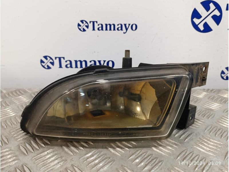 Recambio de faro antiniebla izquierdo para fiat bravo (198) 1.9 jtd 16v cat referencia OEM IAM 51775550  