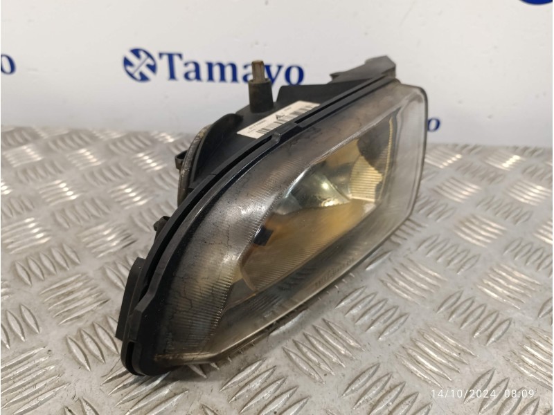 Recambio de faro antiniebla izquierdo para fiat bravo (198) 1.9 jtd 16v cat referencia OEM IAM 51775550  
