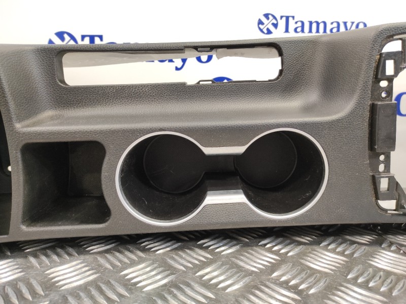 Recambio de consola central para hyundai i30 (gd) 1.4 cat referencia OEM IAM 84610A6000  