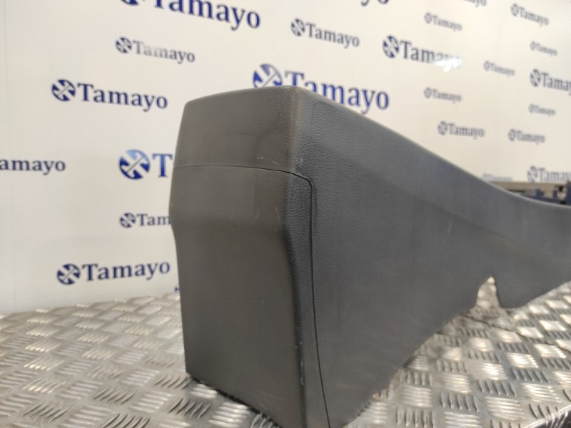 Recambio de consola central para hyundai i30 (gd) 1.4 cat referencia OEM IAM 84610A6000  