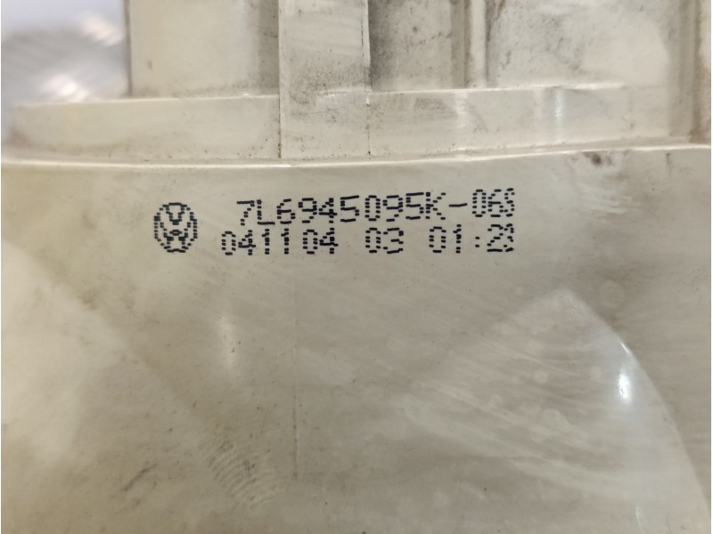 Recambio de piloto trasero izquierdo para volkswagen touareg (7la) 2.5 tdi referencia OEM IAM 7L6945095K  