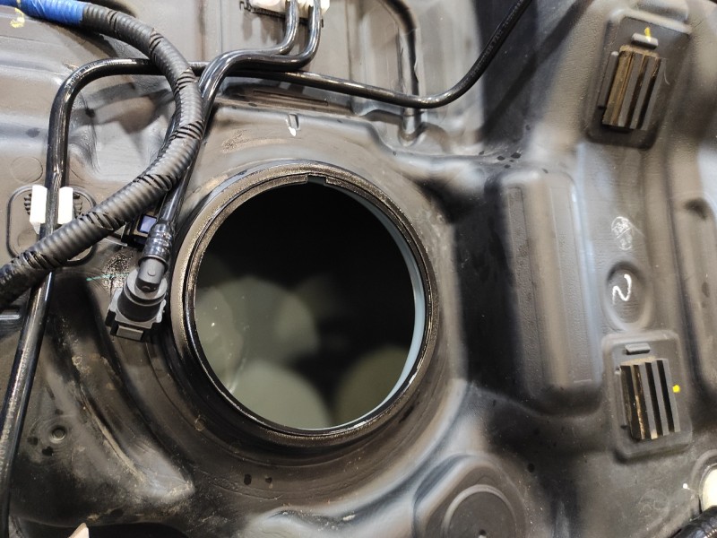 Recambio de deposito combustible para ssangyong tivoli premium 4x2 referencia OEM IAM   