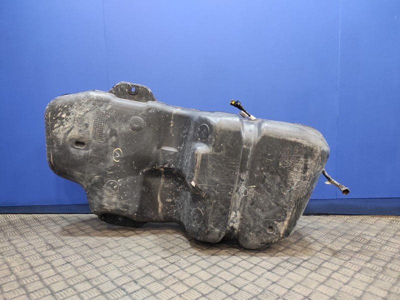 Recambio de deposito combustible para ssangyong tivoli premium 4x2 referencia OEM IAM   